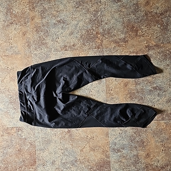 Athleta Crops - Picture 3 of 4